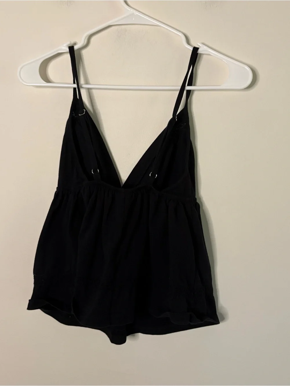 Black Spaghetti Strap V-Neck Tank Top Wild fable cropped small